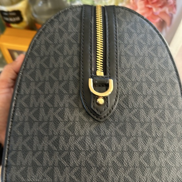 Michael Kors logo handbag - Picture 3 of 5